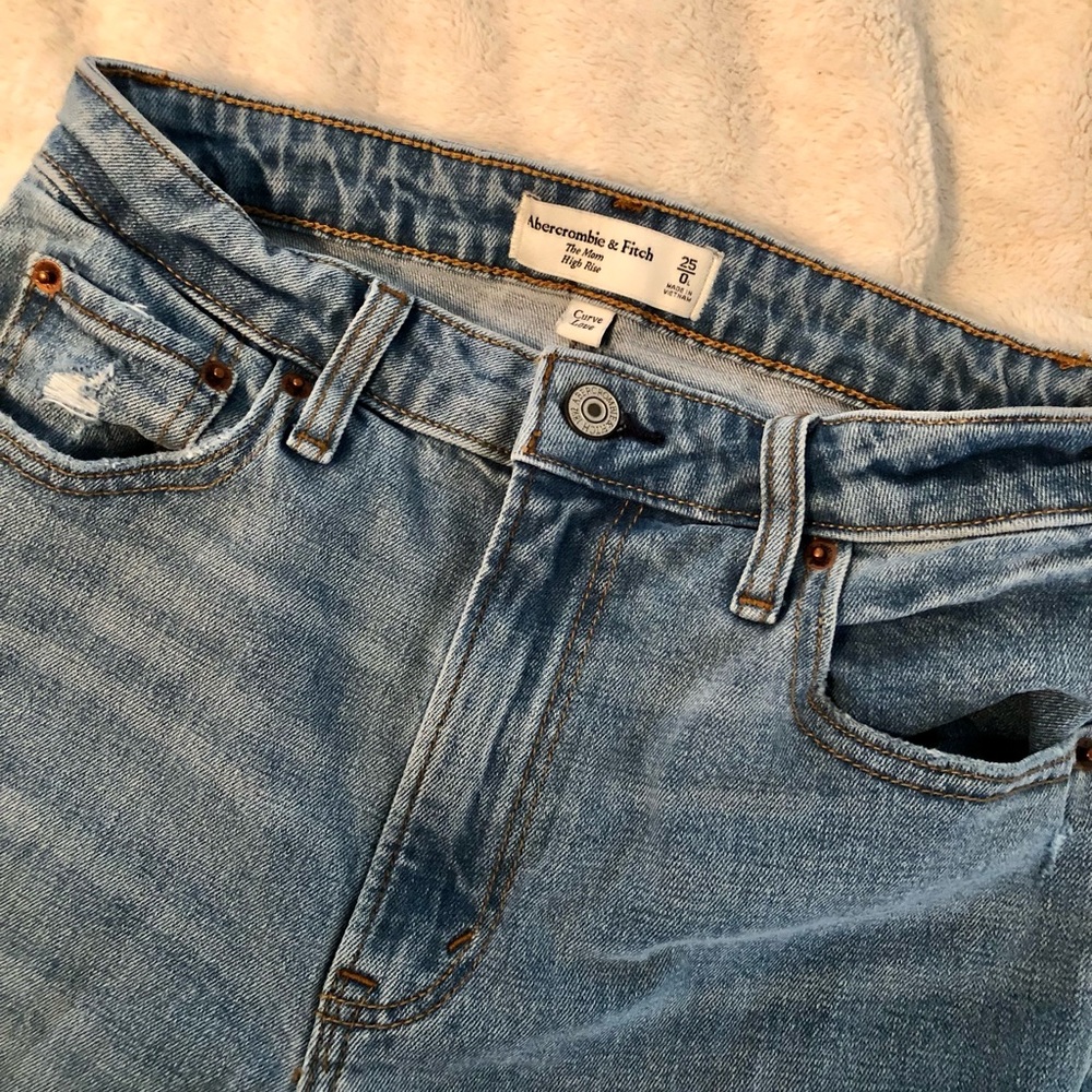 Abercrombie Curve Love The Mom High Rise in 25L